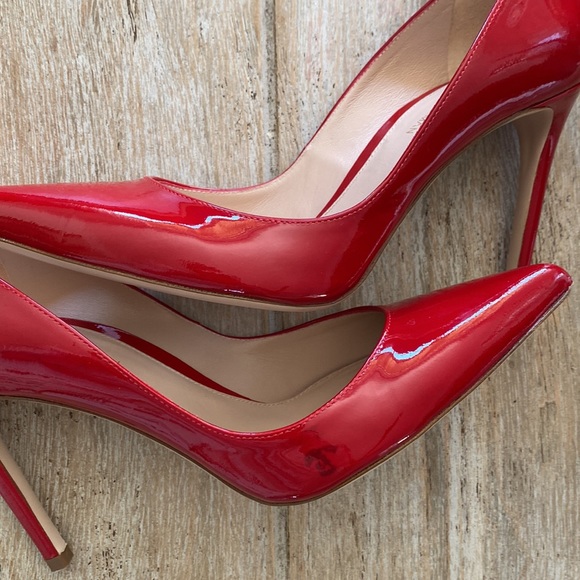 Stuart Weitzman heels . Size 6.5 - Picture 5 of 10